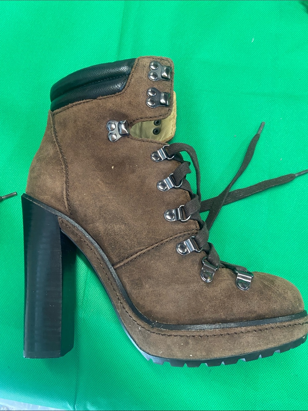 Gorgeous Coach Chocolate  Brown Suede Lace-Up Block Heel Boot